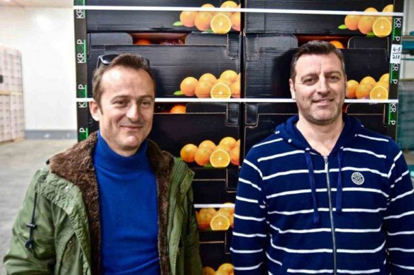 Made In Greece η Krop Fruit: Ο Κώστας & ο Σταύρος εξάγουν πορτοκάλια από την Άρτα σε όλη την Ευρώπη -Τα Lidl αγοράζουν το 60%