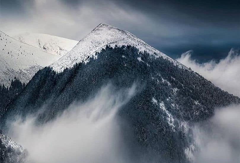 Όλυμπος: Επιβλητικό & αγέρωχο το χιονισμένο βουνό σου κλέβει την ανάσα