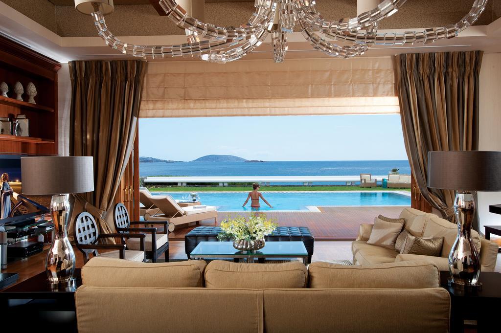 BBC: H “Royal Villa” του Grand Resort Lagonissi ανάμεσα στις πιο πολυτελείς σουίτες του κόσμου! (ΦΩΤΟ)