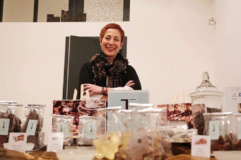 Αποκλ.: Μίνα Αποστολίδη: Η Ελληνίδα «βασίλισσα» της σοκολάτας που κατέκτησε Βέλγιο και Ιαπωνία γιατί οι σοκολάτες της κάνουν «την γλώσσα μας να γελάει» μιλά στο Made In Greece News (ΦΩΤΟ)