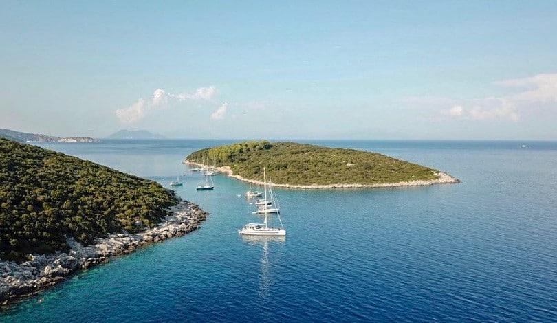 Φωτεινός ήλιος, απέραντη μπλε θάλασσα & ένας ουρανός όνειρο – Τα διαμάντια της όμορφης Ελλάδας στη φωτογραφία της ημέρας