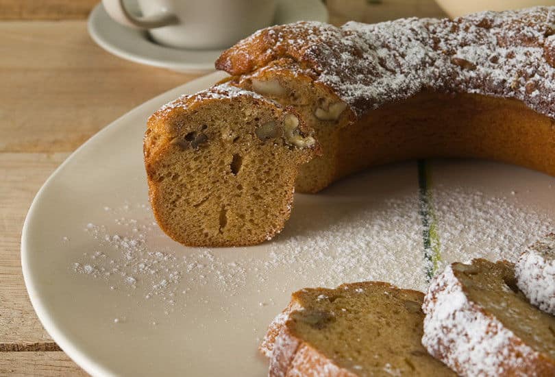 Στέλιος Παρλιάρος: Κέικ με μέλι & καρύδια, απολαυστικό & χαμηλό σε λιπαρά