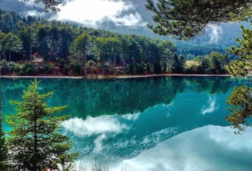 Λίμνη Δόξα: Όταν η φύση ζωγραφίζει – Επιβλητικό τοπίο σε μία μοναδική φωτογραφική λήψη