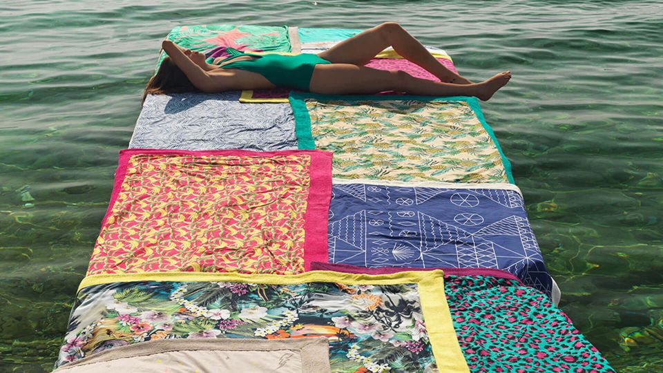 “Made In Greece” η νέα Hospitality Collection της Sun Of A Beach – To ελληνικό Brand που μετέτρεψε τις πετσέτες θαλάσσης στο απόλυτο Fashion Statement αξεσουάρ (φώτο)