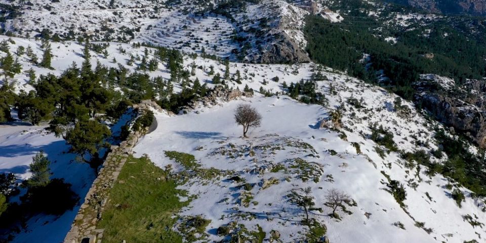 Βίντεο της Ημέρας: Μαγεία το χιονισμένο Φρούριο Φυλής – Ένας “μάρτυρας” πολλών αιώνων ιστορίας κρυμμένος στην Πάρνηθα