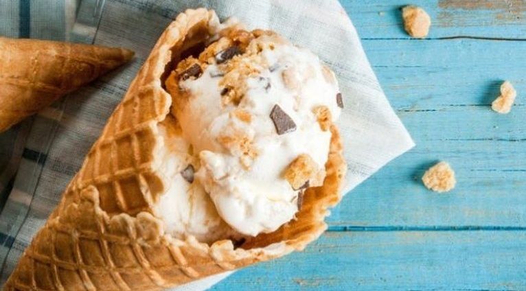 Η Αργυρώ Μπαρμπαρίγου φτιάχνει σπιτικό Frozen Yogurt – Υγιεινό & υπέροχο παγωτό από τα χεράκια σας