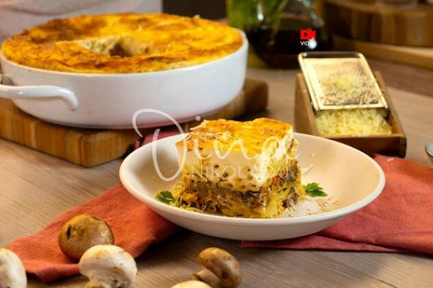 Ντίνα Νικολάου: Παστίτσιο με μανιτάρια και κρέμα γιαουρτιού – υπέροχο, μαμαδίστικο & πολύ χορταστικό