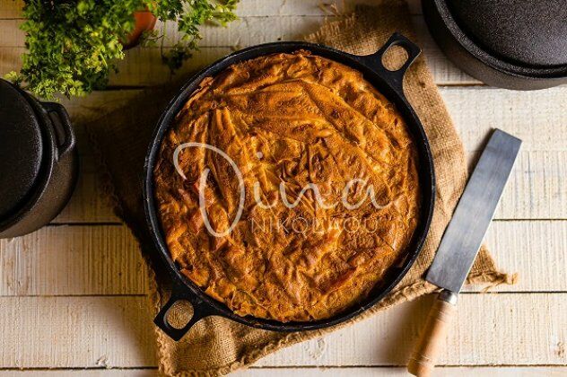 Η Ντίνα Νικολάου προτείνει: Πίτα με χόρτα της Άνοιξης και κοτόπουλο – χορταστική & λαχταριστή