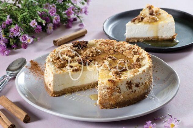 Ντίνα Νικολάου: Cheesecake γιαούρτι, μέλι & καρύδι