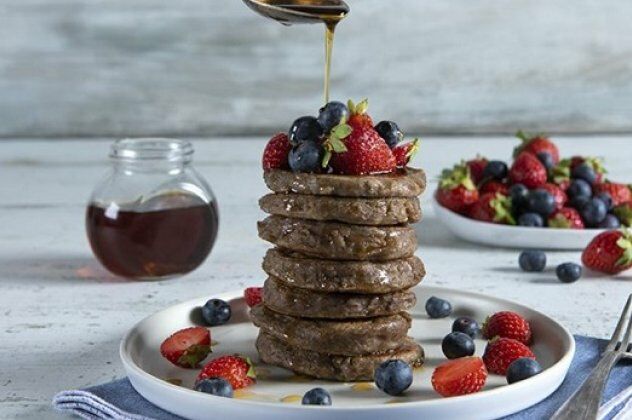 Άκης Πετρετζίκης: Pancakes με 3 υλικά – μία λαχταριστή πρόταση για πρωινό ή Brunch