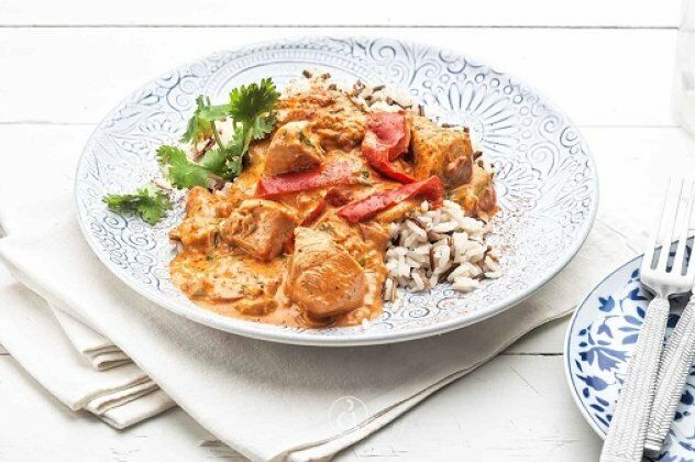 Αργυρώ Μπαρμπαρίγου: Κοτόπουλο παπρικάζ με πιπεριές και γιαούρτι – μία εύκολη συνταγή που θα σας ξετρελάνει