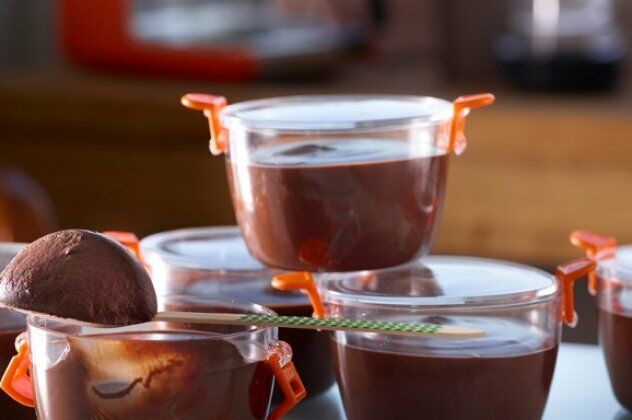 Στέλιος Παρλιάρος: Κρέμα σοκολάτα σε μπολ – μία εύκολη συνταγή για όταν λαχταράτε κάτι γλυκό!