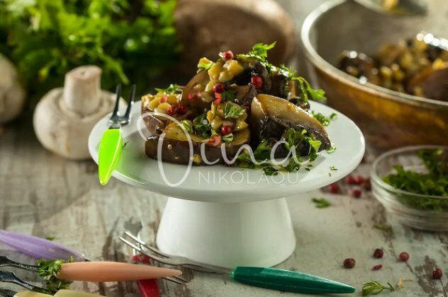 Ντίνα Νικολάου: Συνταγή για μανιτάρια σκορδοκρασάτα