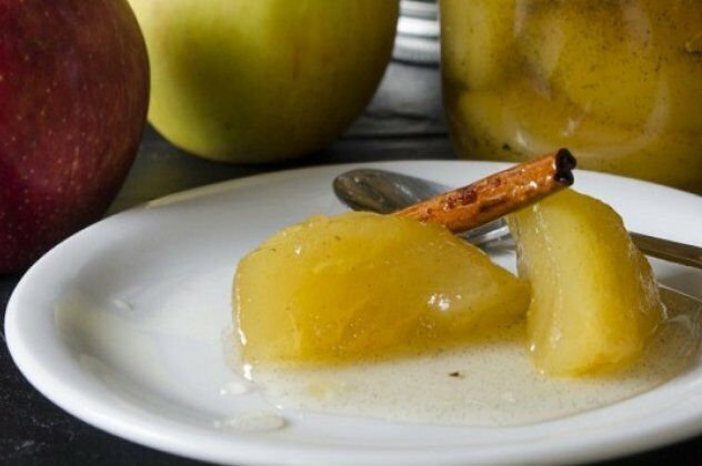 Στέλιος Παρλιάρος: Γλυκό του κουταλιού μήλο φιρίκι