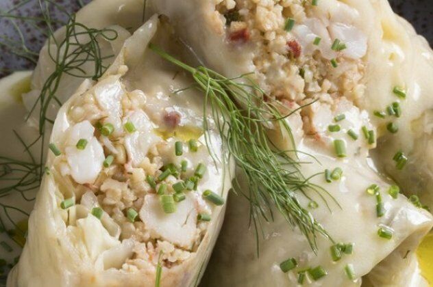 Γιάννης Λουκάκος: Λαχανοντολμάδες με γαρίδες – το φαγητό που θα λατρέψουν χορτοφάγοι και μη