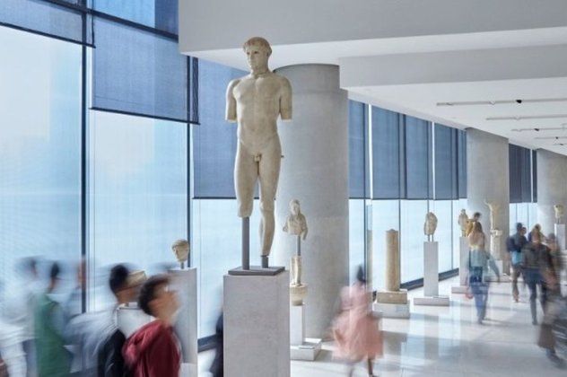 Αγάλματα σε μουσείο
